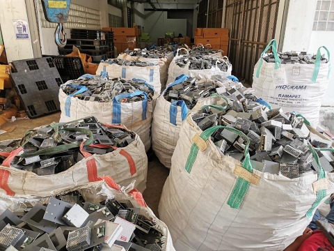เหมาซื้อสินค้าเก่าจากโรงงาน
